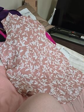 Women’s Pink Floral Sleeveless Blouse